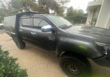 Toyota Hilux image 1