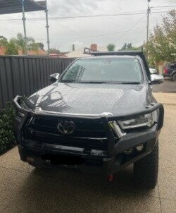 Toyota Hilux image 2