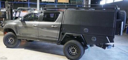 Toyota Hilux image 3