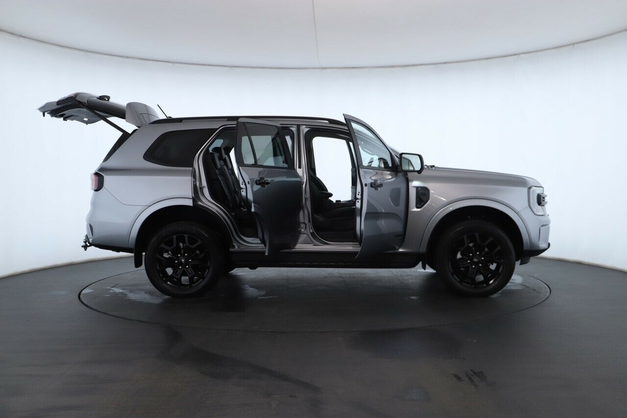 Ford Everest image 2