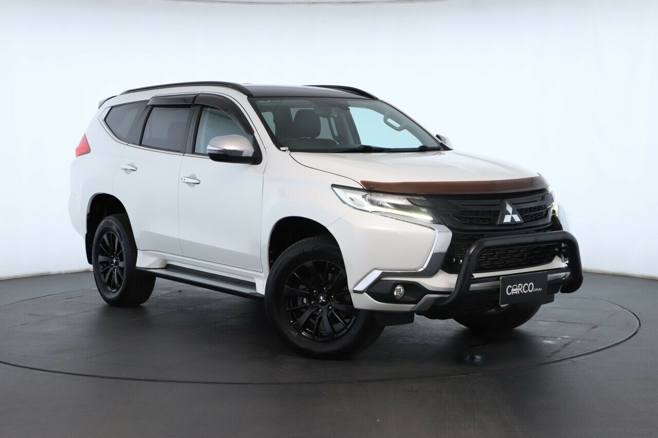 Mitsubishi Pajero Sport image 1