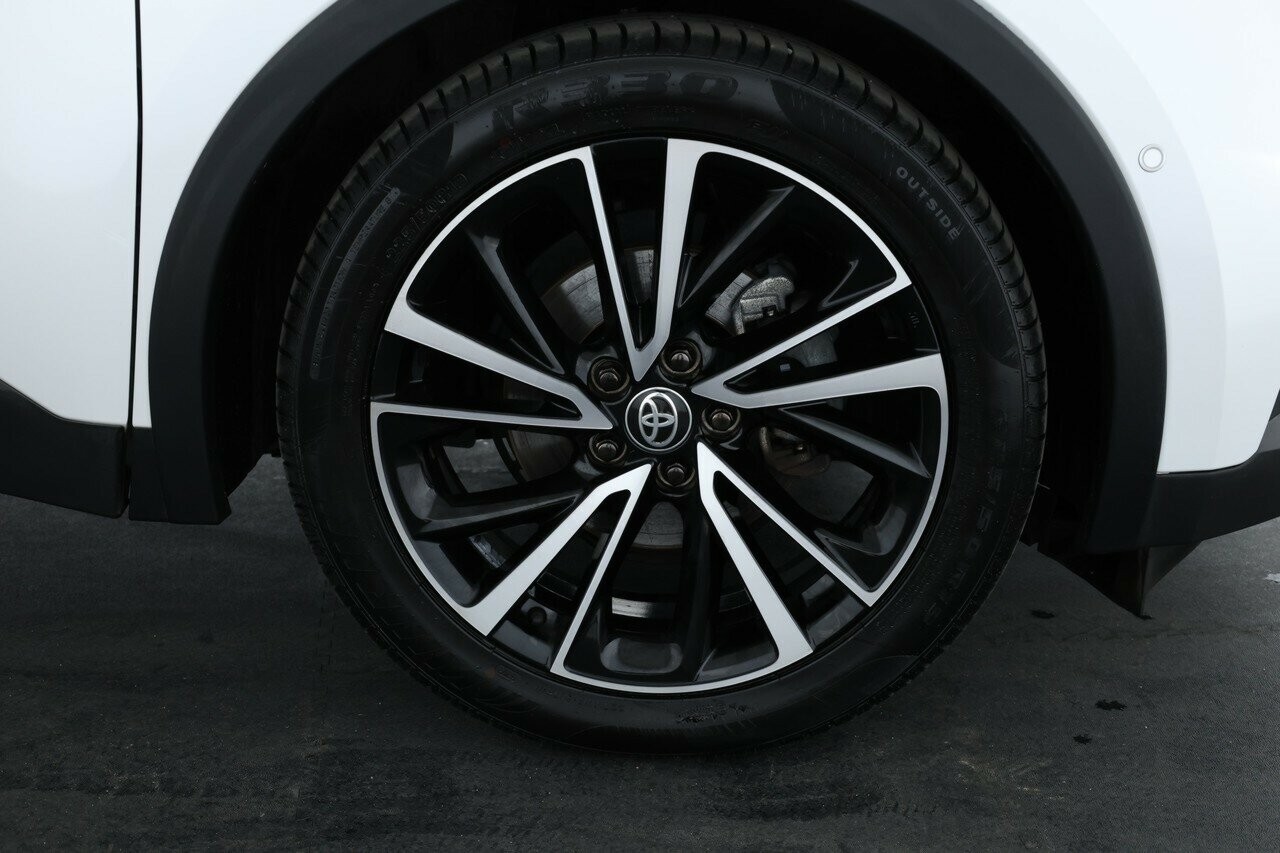 Toyota C-hr image 4