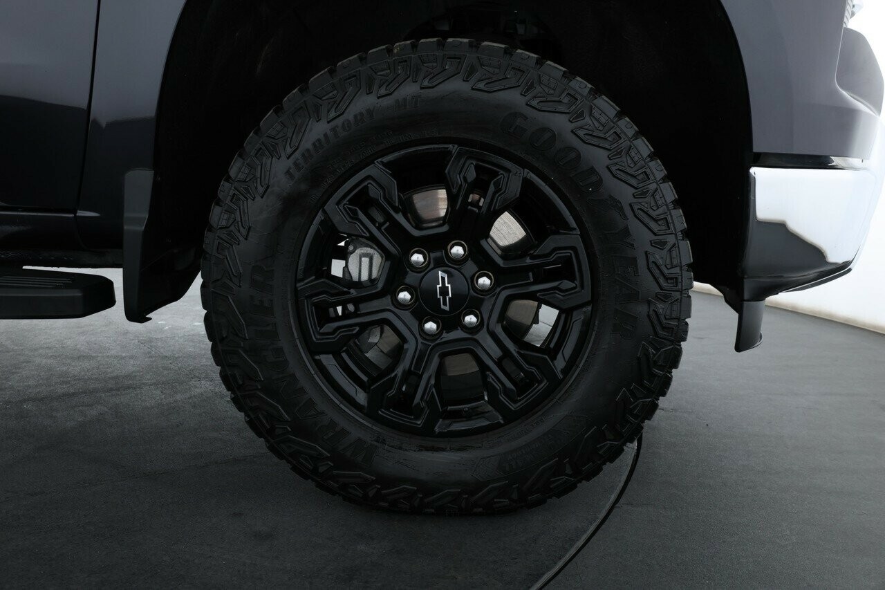 Chevrolet Silverado image 4
