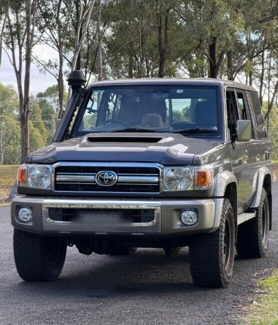 Toyota Landcruiser image 2