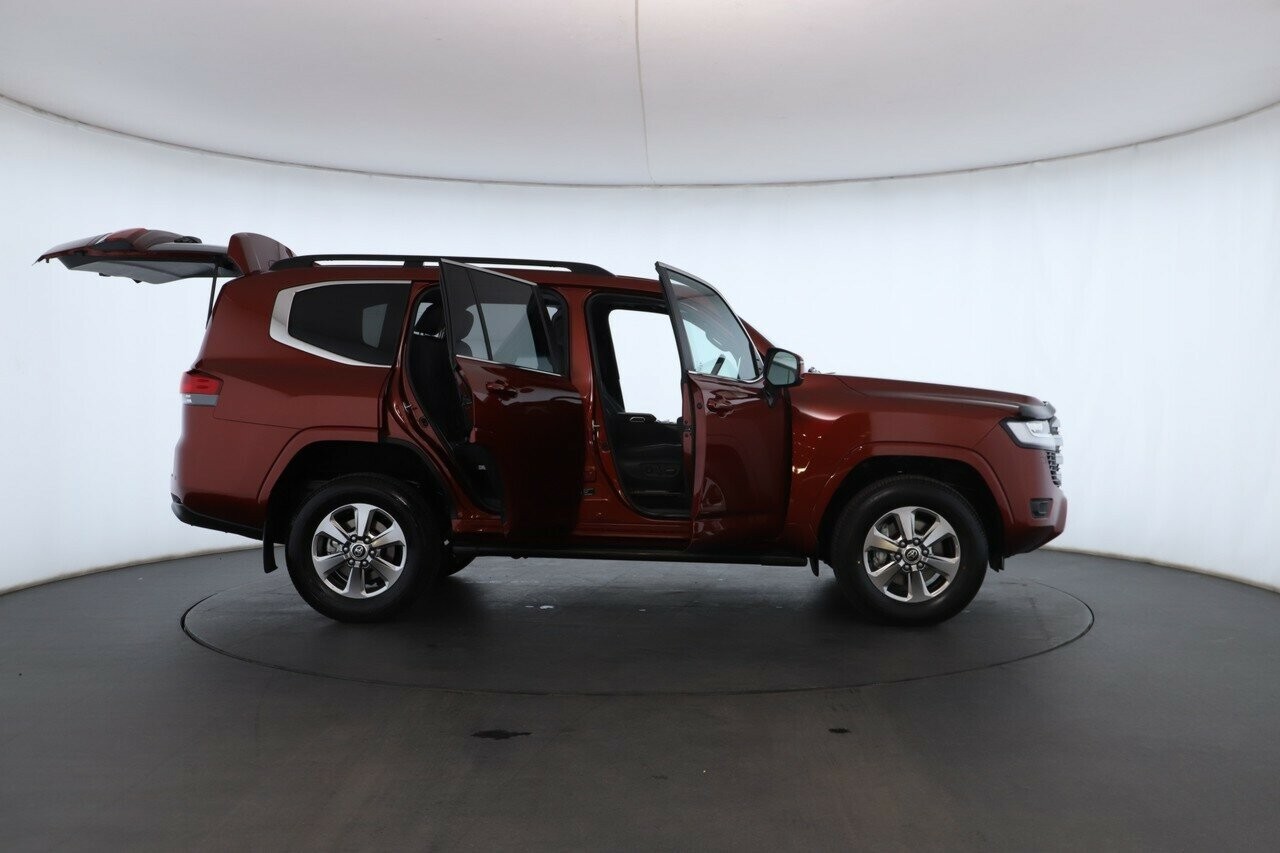 Toyota Landcruiser image 2