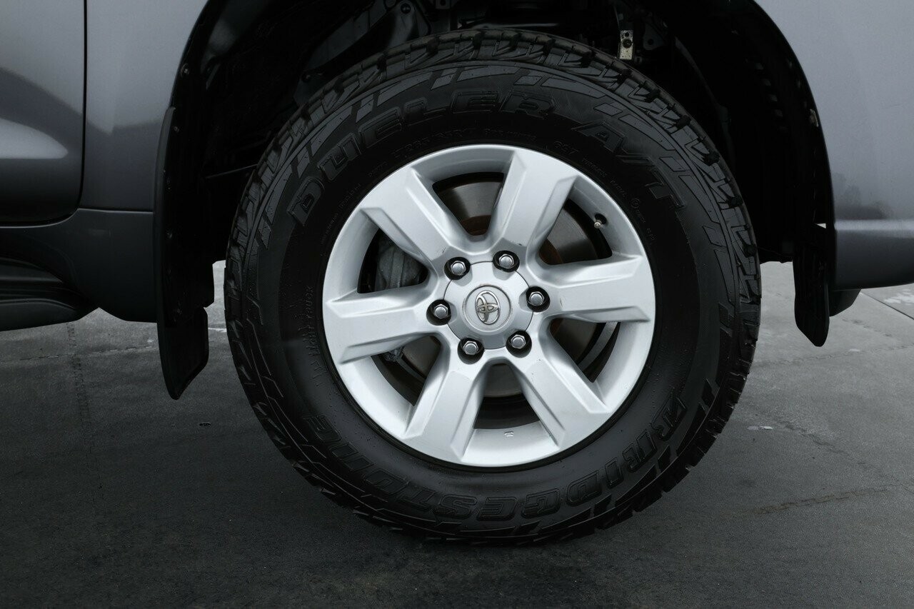 Toyota Landcruiser Prado image 4