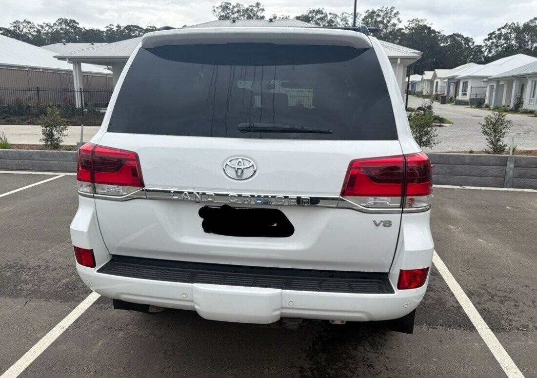 Toyota Landcruiser image 3