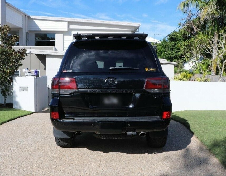 Toyota Landcruiser image 2