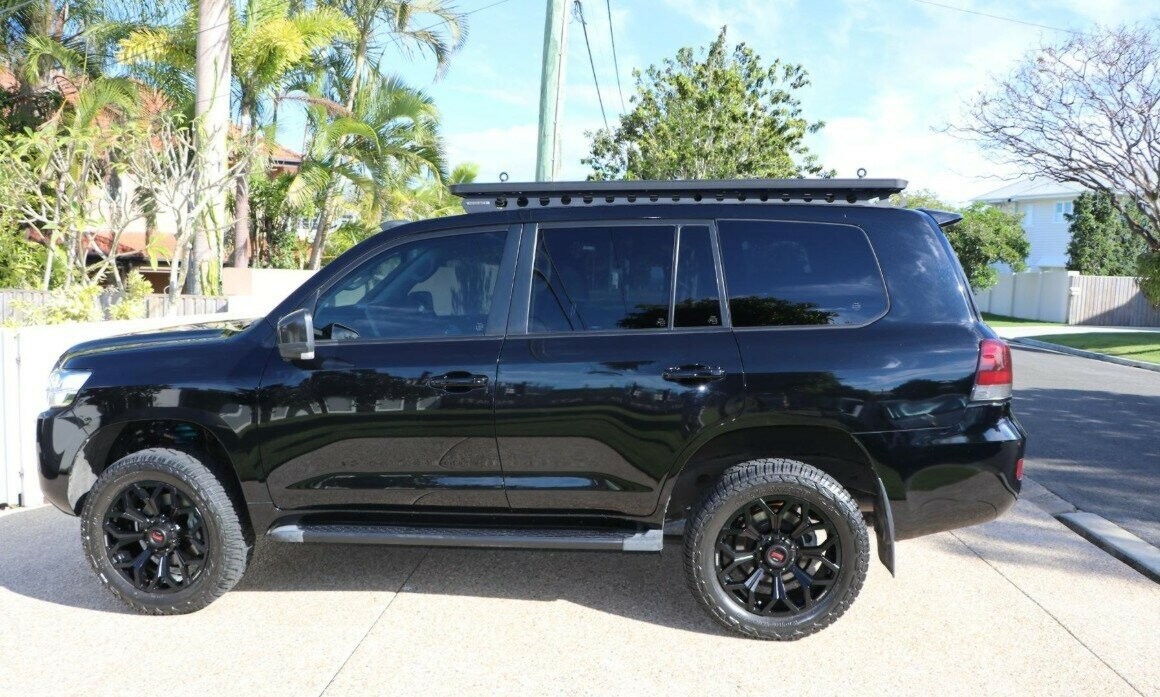 Toyota Landcruiser image 3