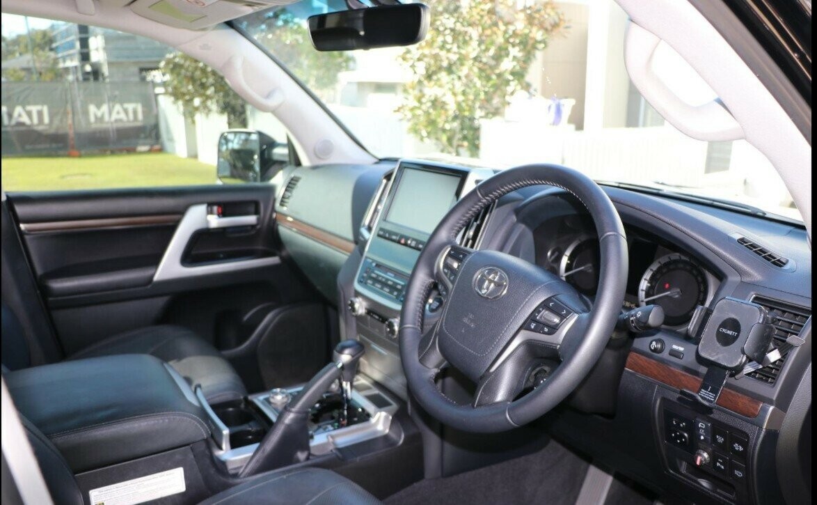 Toyota Landcruiser image 4