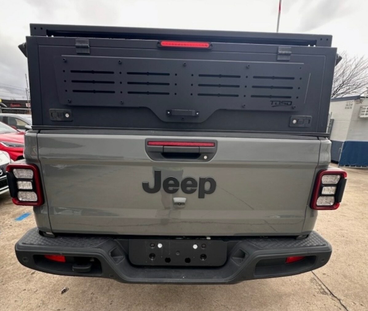 Jeep Gladiator image 2