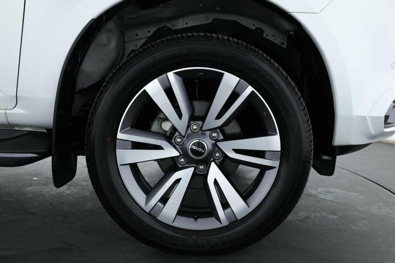Isuzu Mu-x image 4