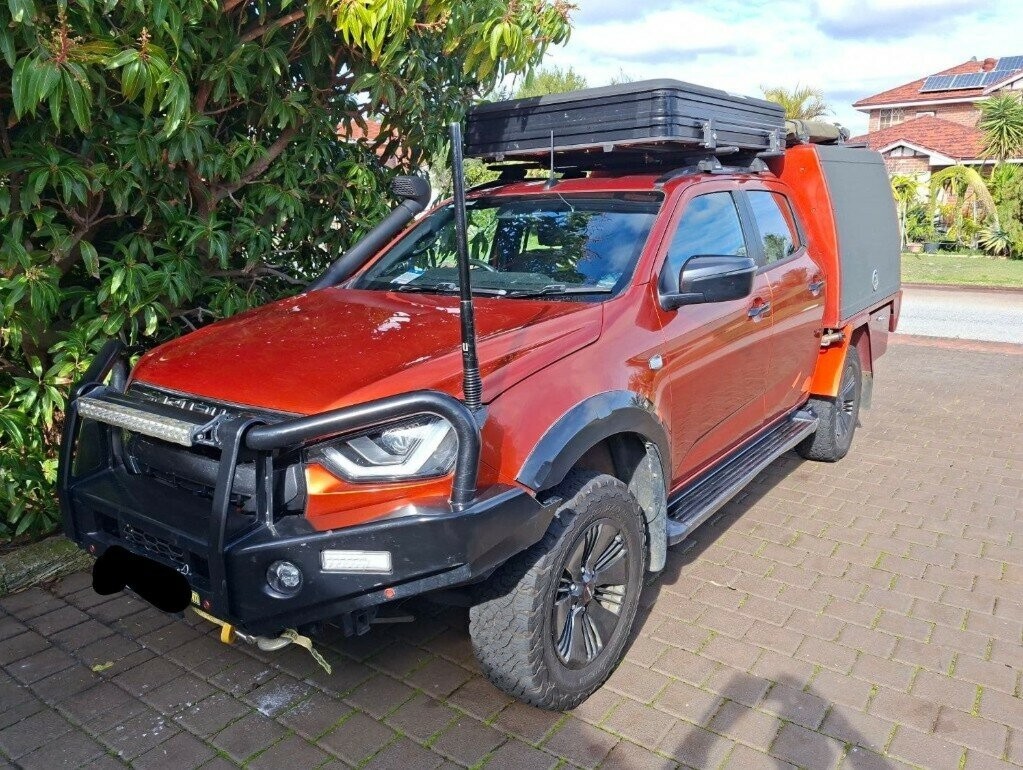 Isuzu D-max image 1