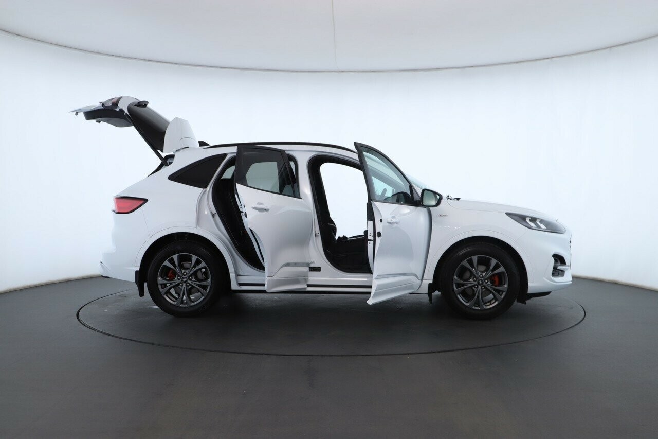 Ford Escape image 2