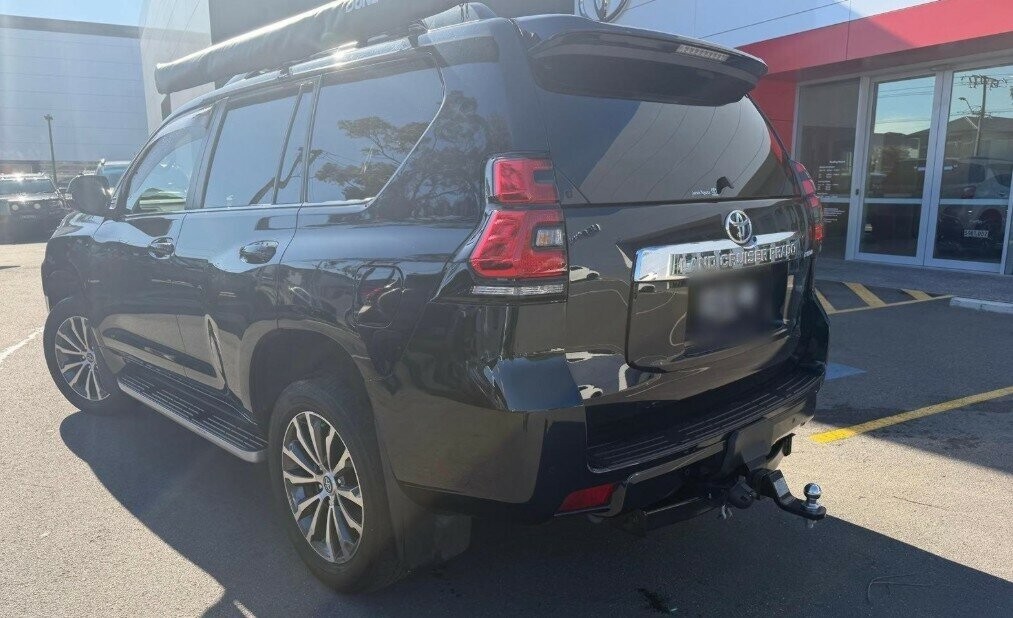 Toyota Landcruiser Prado image 2