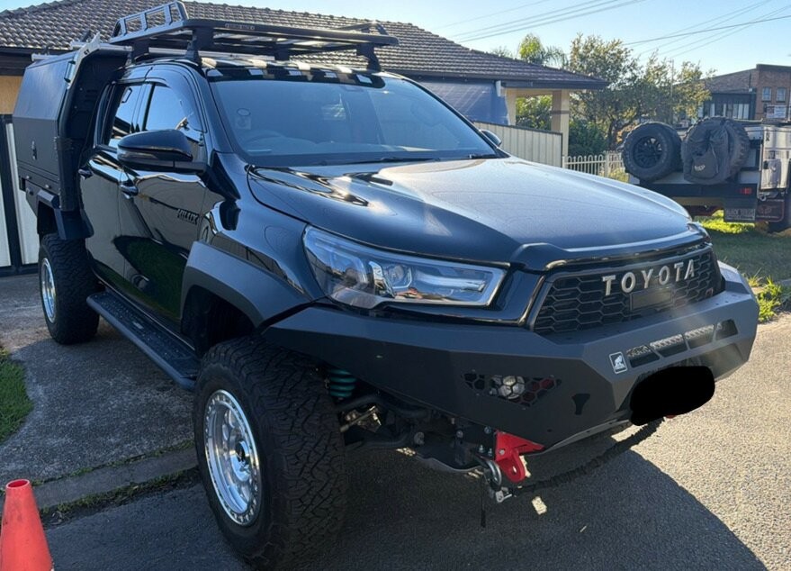 Toyota Hilux image 1