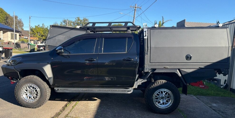 Toyota Hilux image 4