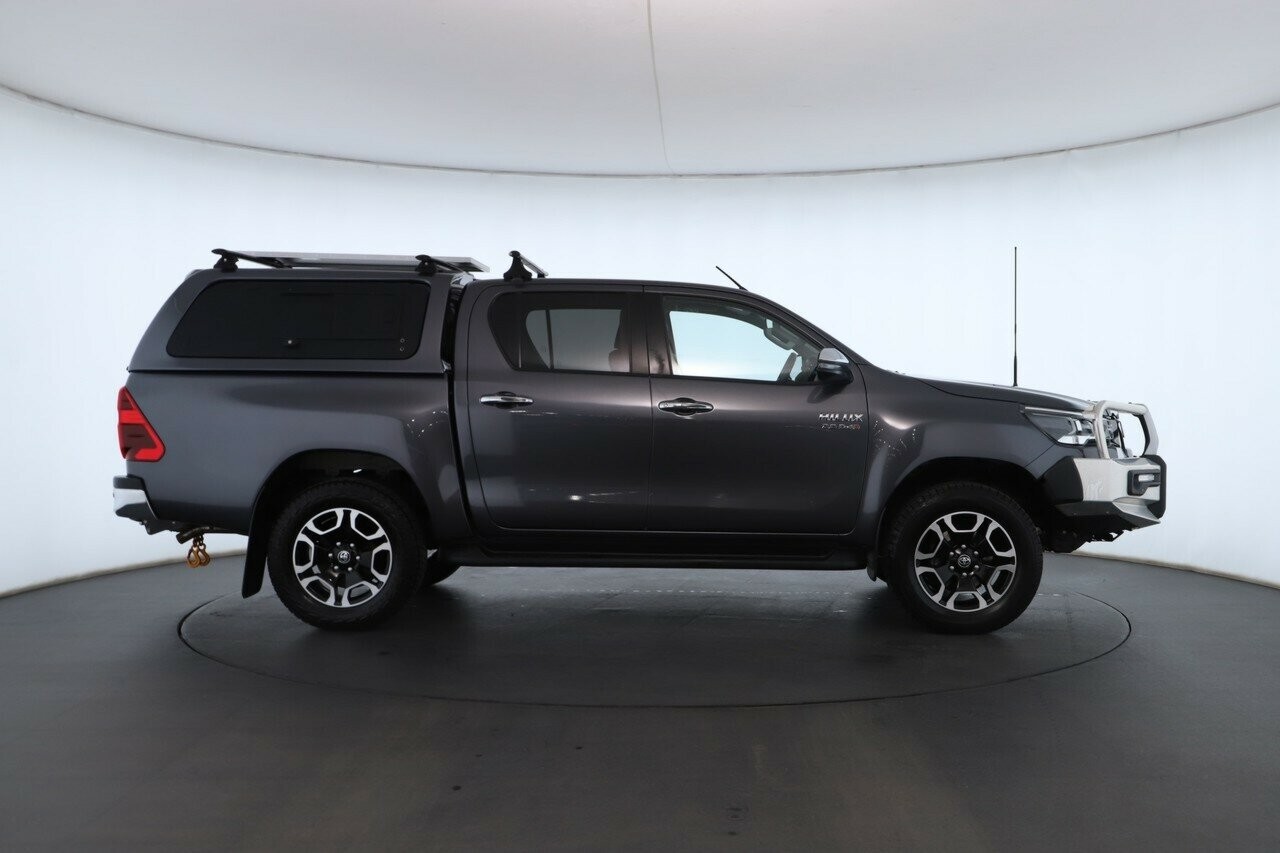Toyota Hilux image 3