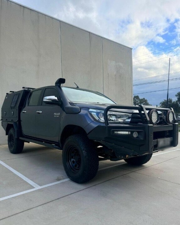 Toyota Hilux image 1