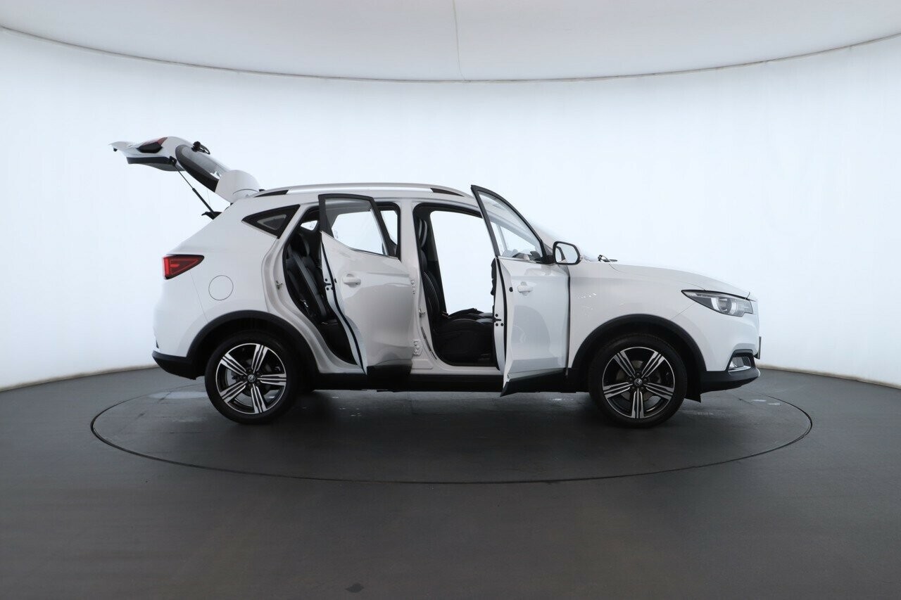 MG Zs image 2