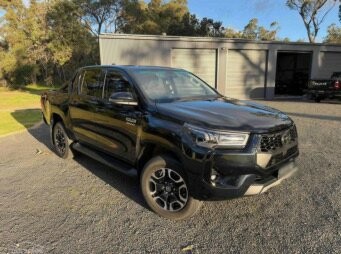 Toyota Hilux image 1