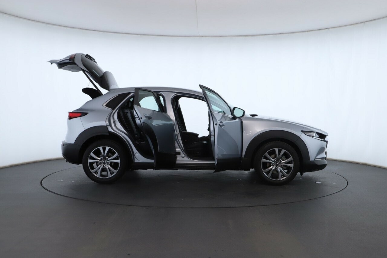 Mazda Cx-30 image 2