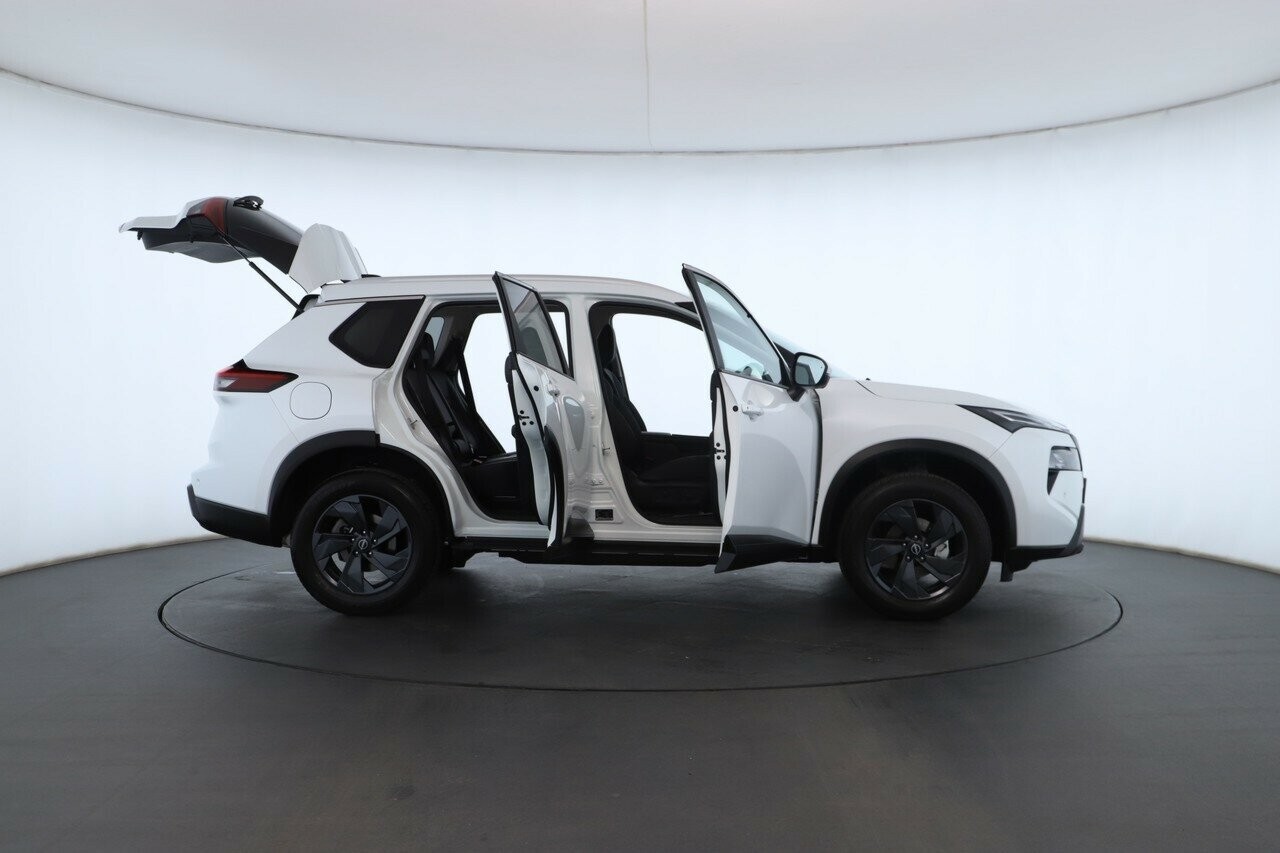 Nissan X-trail image 2