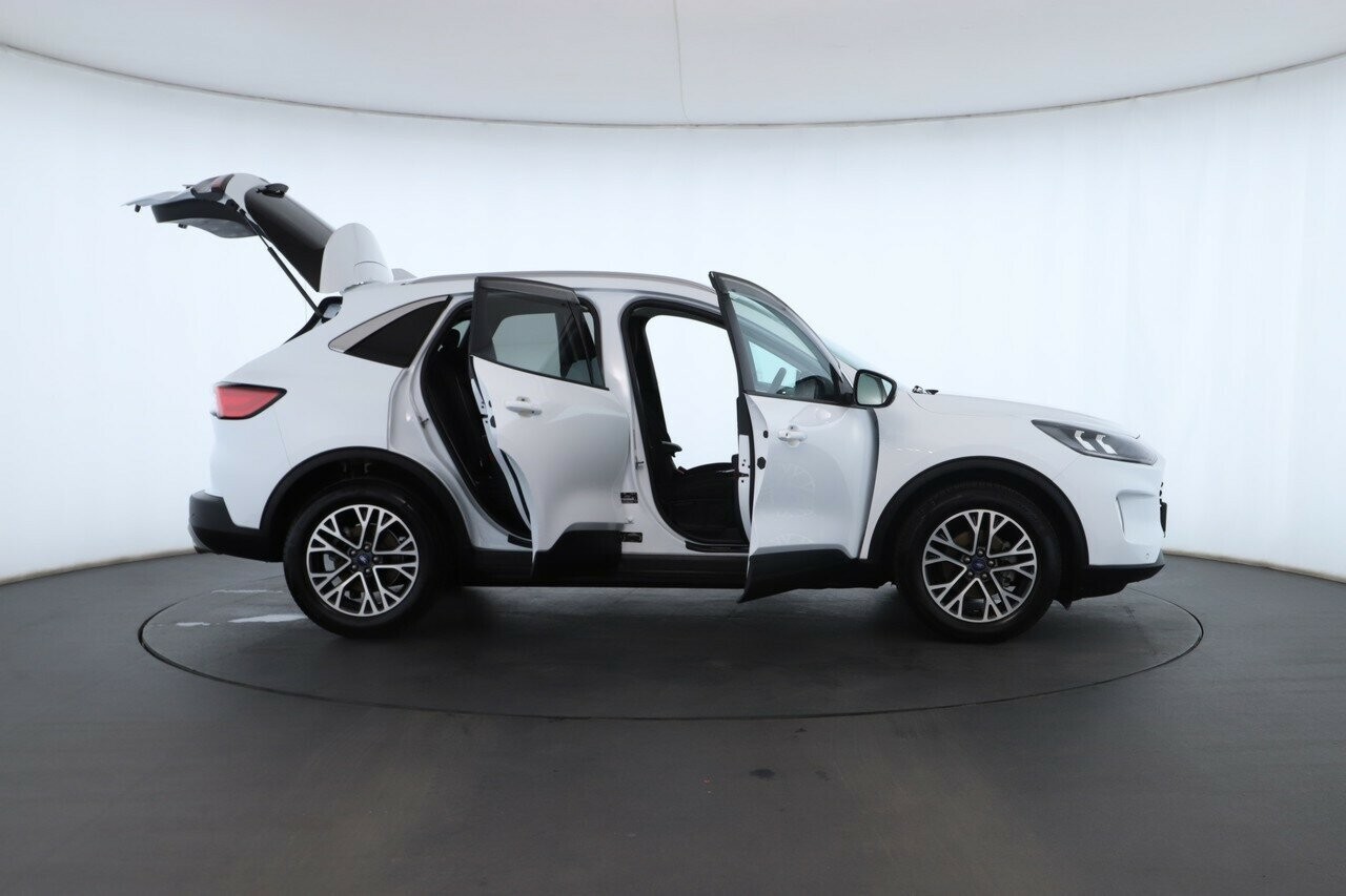 Ford Escape image 2