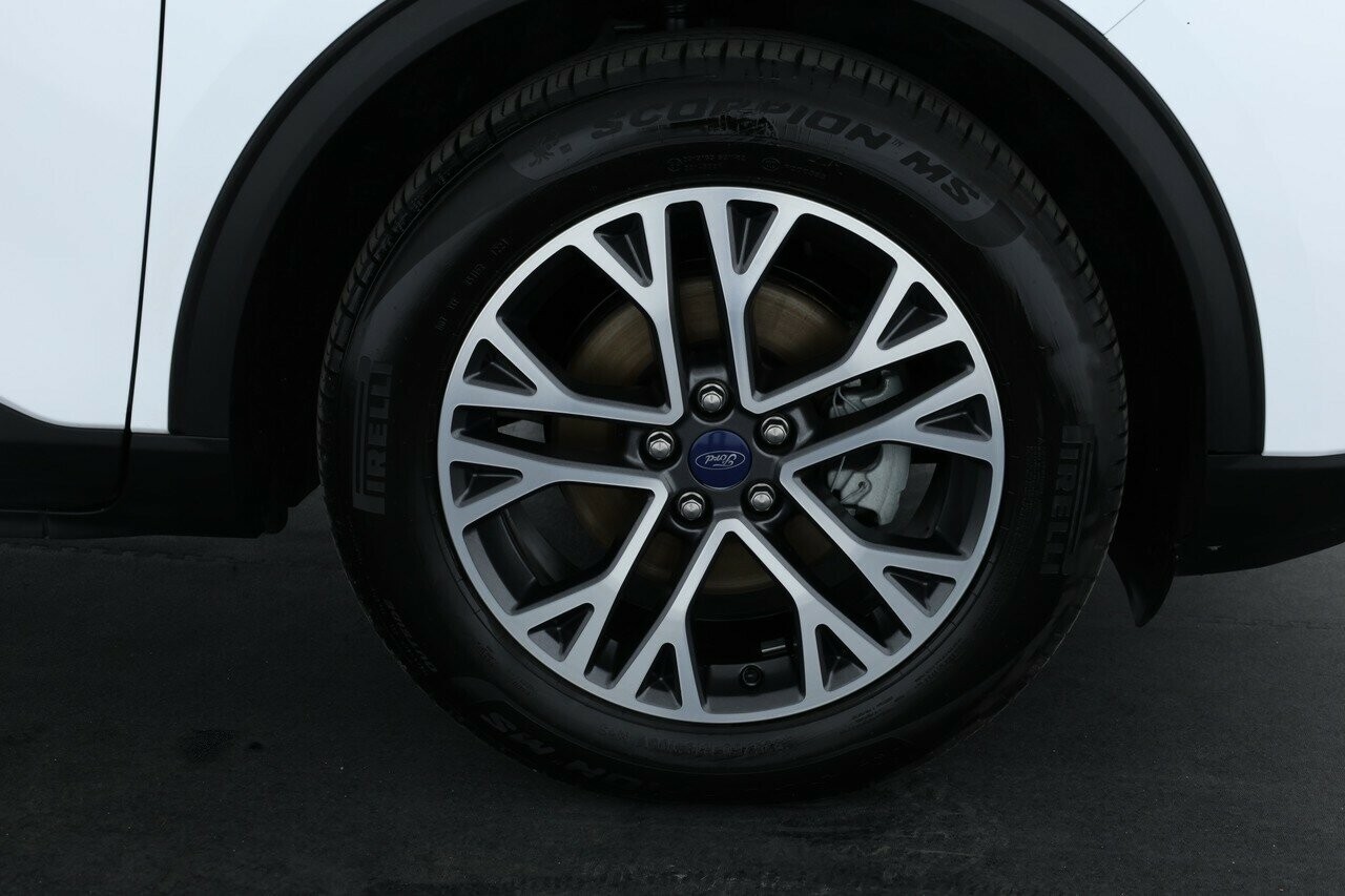 Ford Escape image 4