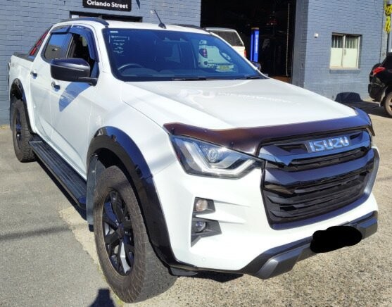 Isuzu D-max image 1