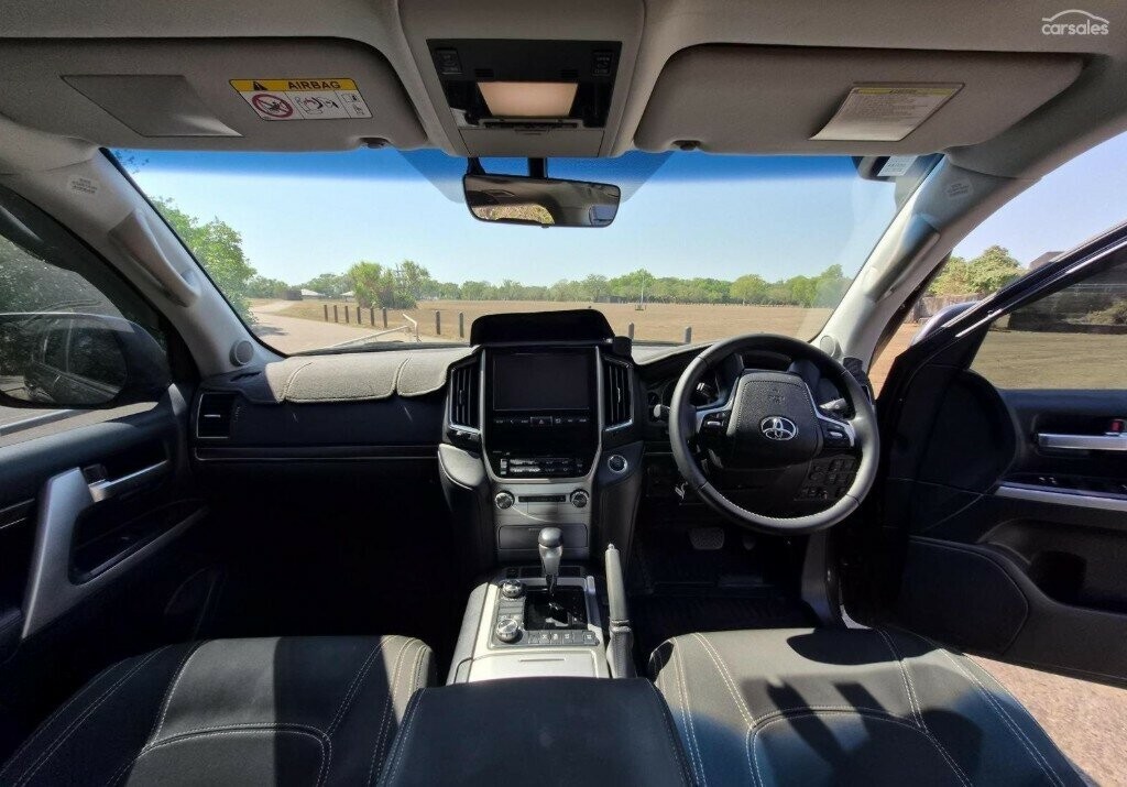 Toyota Landcruiser image 4