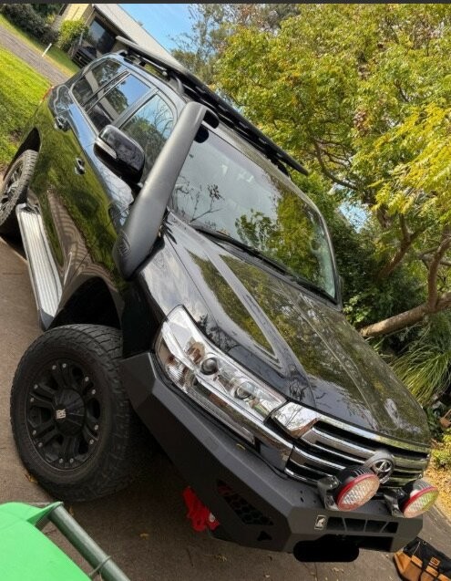 Toyota Landcruiser image 2