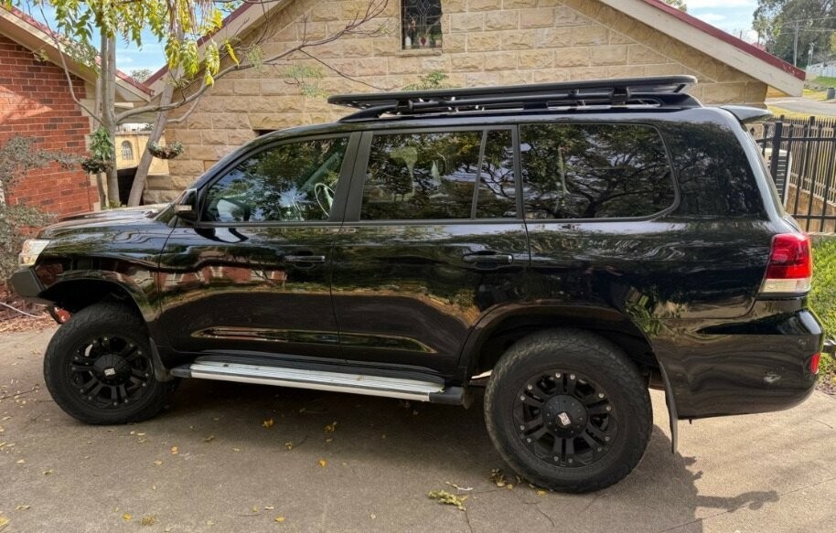 Toyota Landcruiser image 4