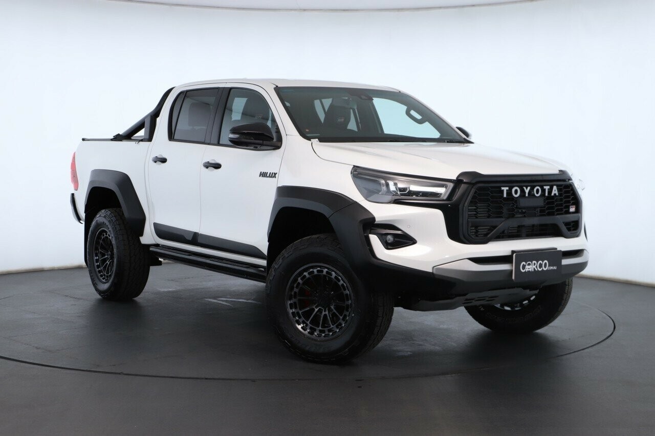 Toyota Hilux image 1