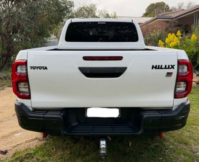 Toyota Hilux image 4