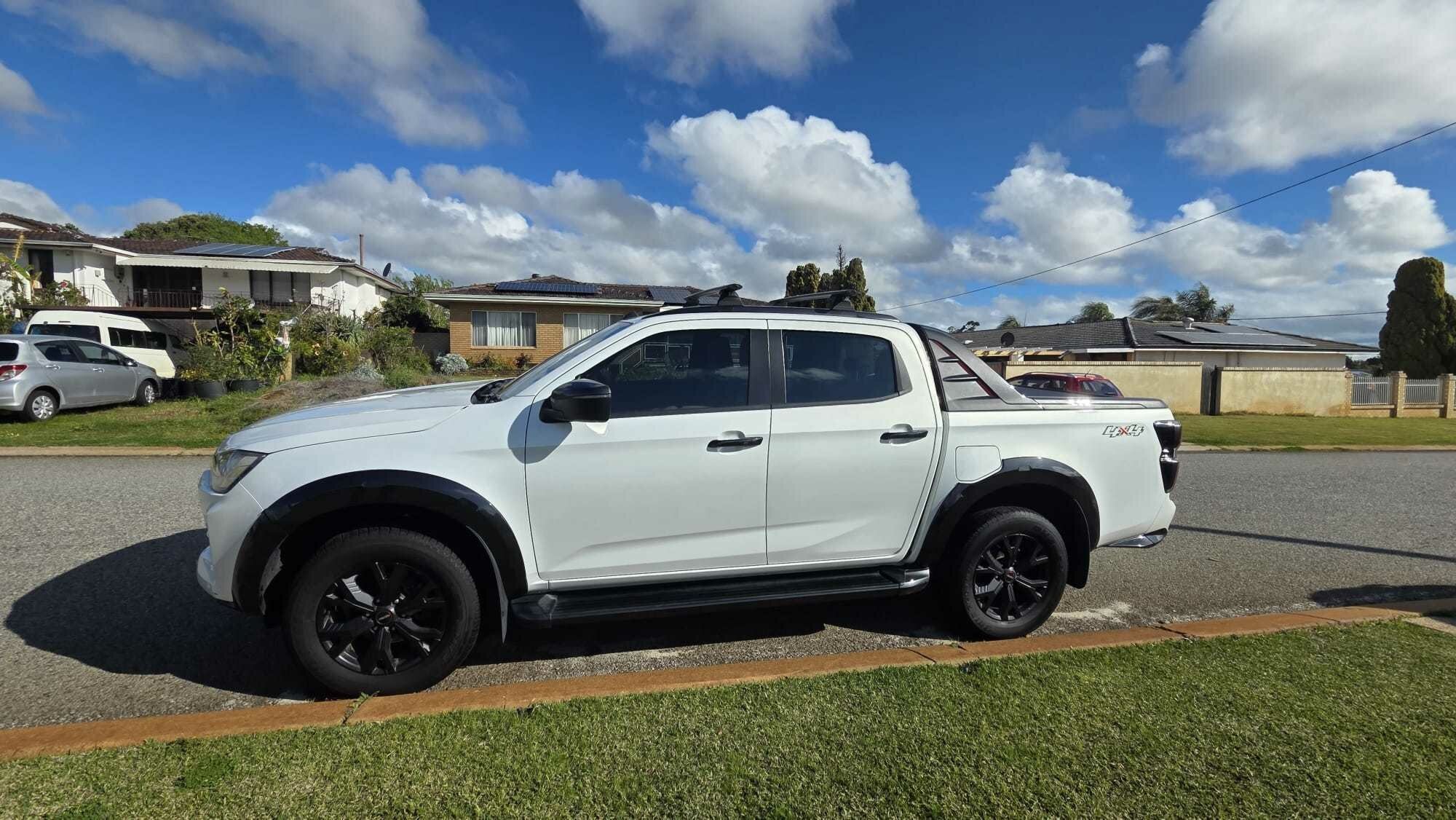 Isuzu D-max image 2