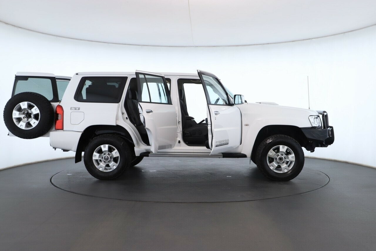 Nissan Patrol image 2
