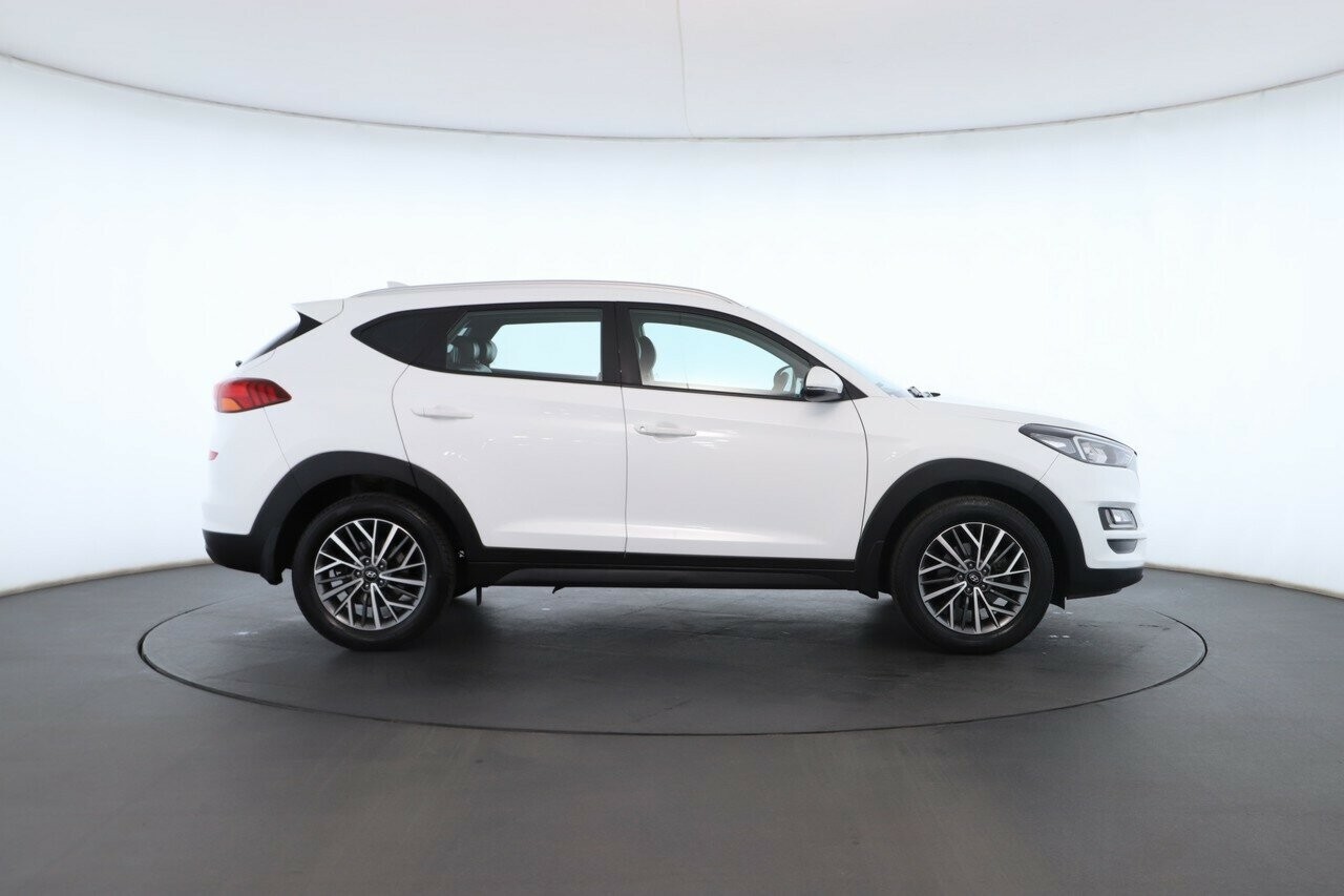 Hyundai Tucson image 3