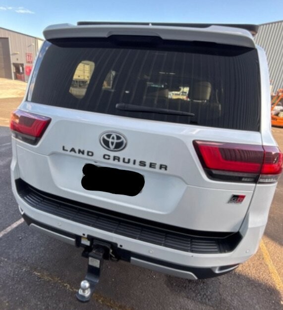 Toyota Landcruiser image 2