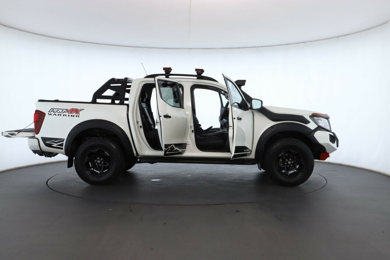 Nissan Navara image 2
