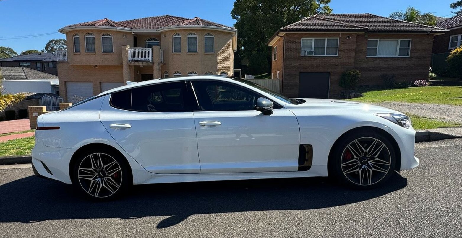 Kia Stinger image 2
