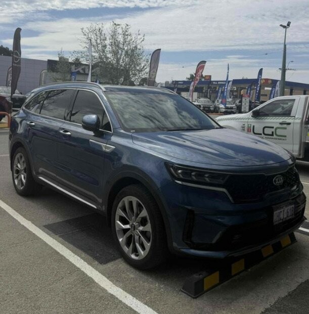 Kia Sorento image 1