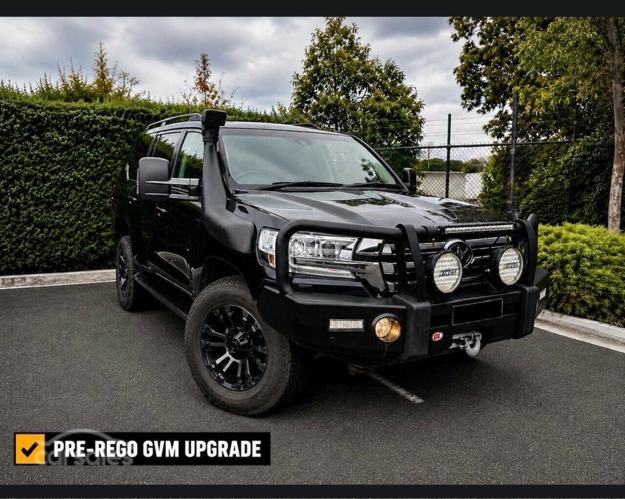 Toyota Landcruiser image 2