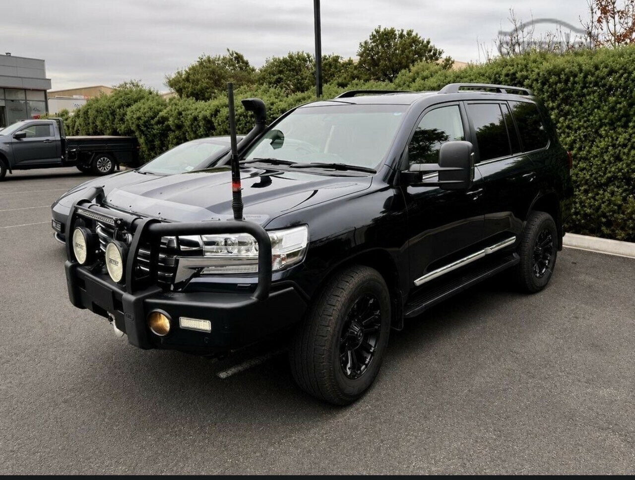 Toyota Landcruiser image 3