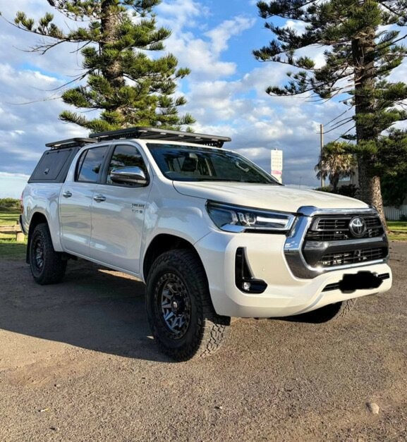 Toyota Hilux image 1