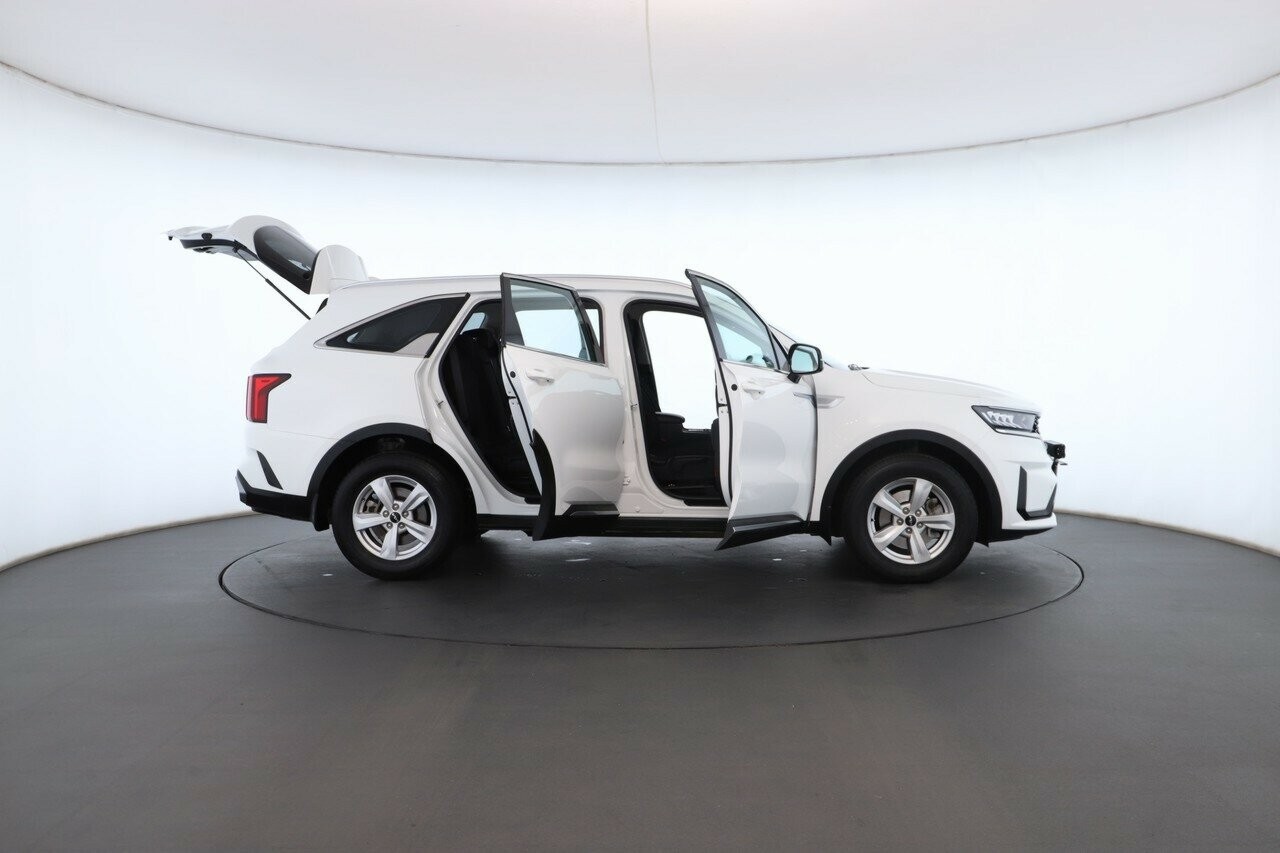 Kia Sorento image 2