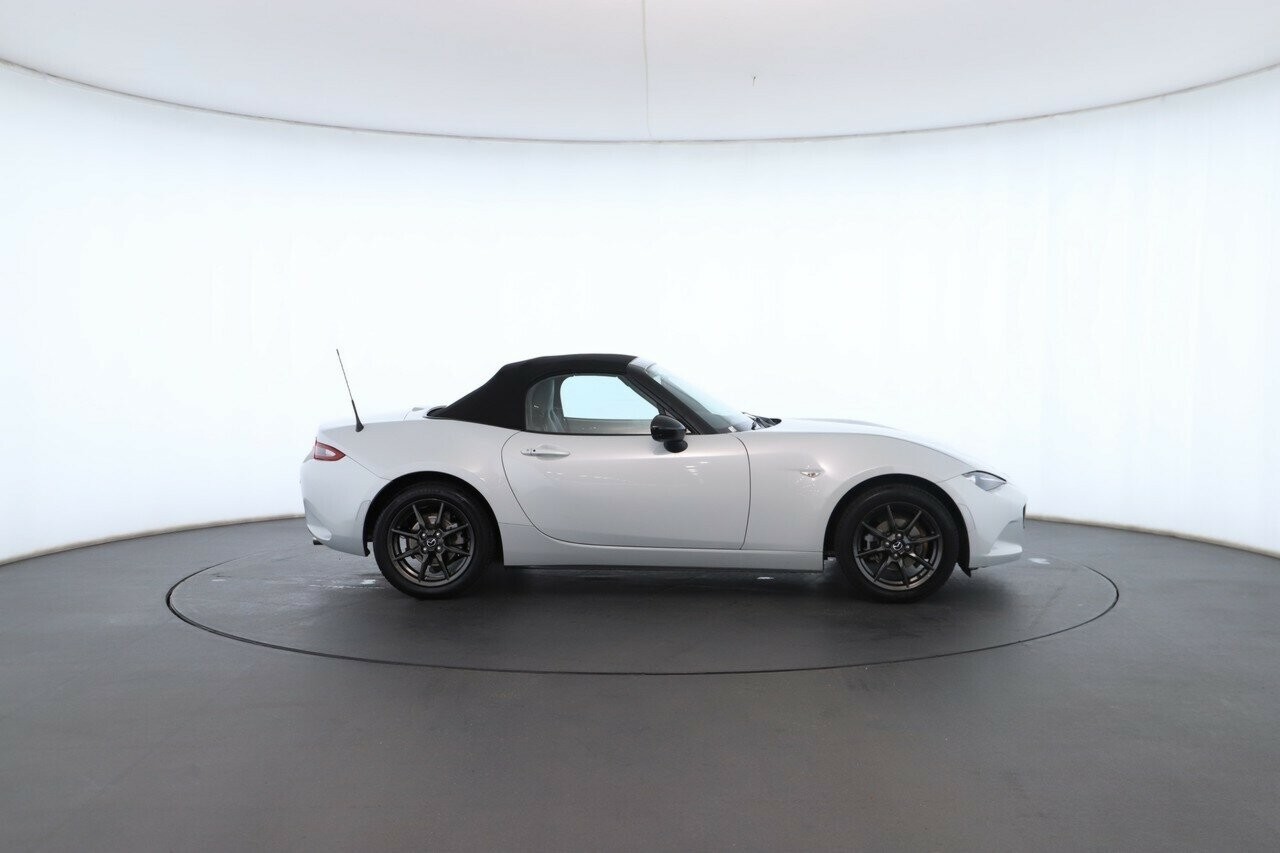 Mazda Mx-5 image 4