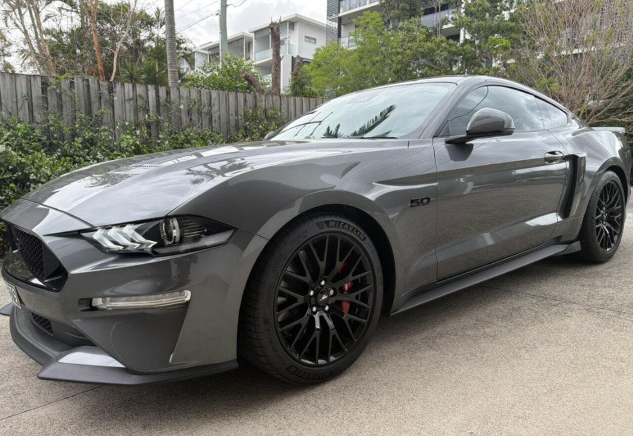 Ford Mustang image 2