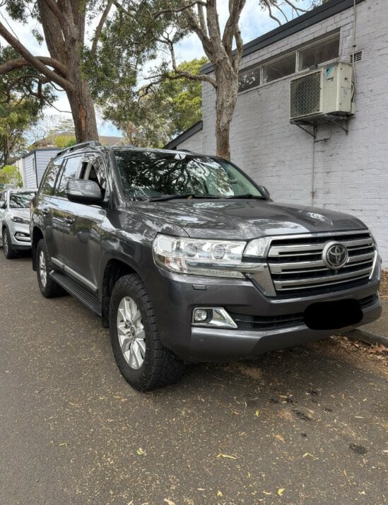 Toyota Landcruiser image 2