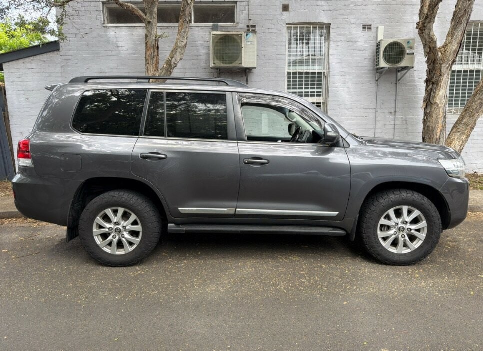 Toyota Landcruiser image 4